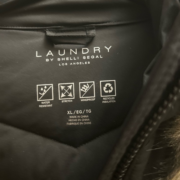 Laundry by Shelli Segal Women's Black Puffer Coat with Faux-Fur Hood - Picture 9 of 11